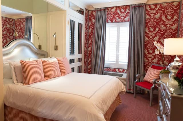 DOUBLE QUEEN SIZE BED