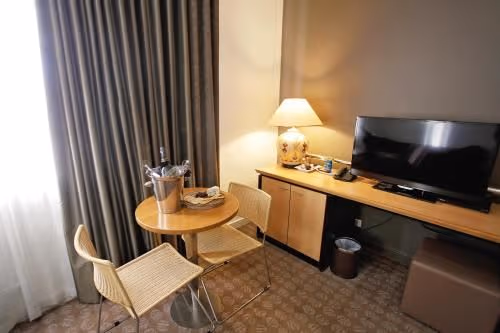 Standard Queen Room