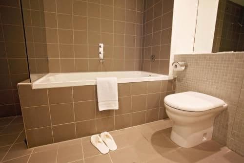 Deluxe Queen Suite