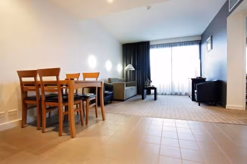 Deluxe Queen Suite