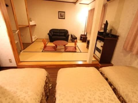 Standard Room with Tatami Area - Non-Smoking