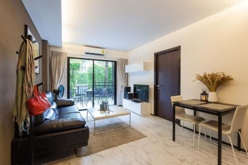 Suite with pool access