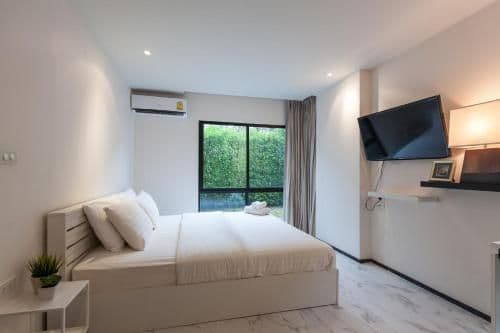 Suite with pool access
