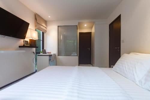 Suite with pool access