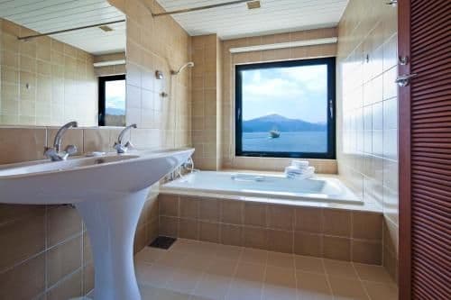 Double Room with Lake View - Non Smoking