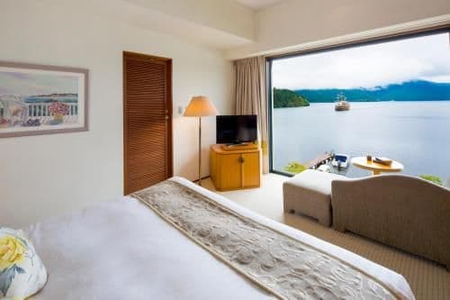 Double Room with Lake View - Non Smoking