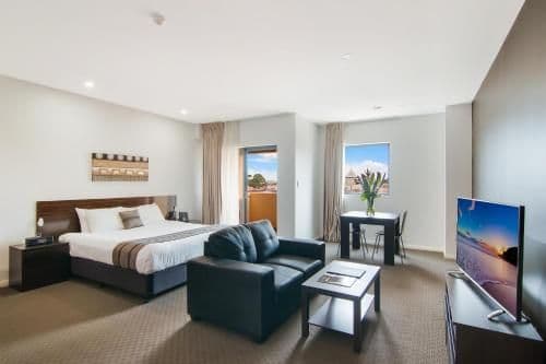 Deluxe Two-Bedroom Apartment