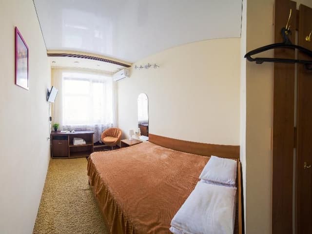DOUBLE QUEEN SIZE BED