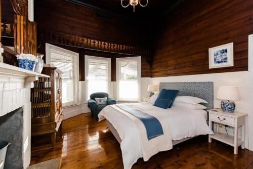 Deluxe Queen Suite