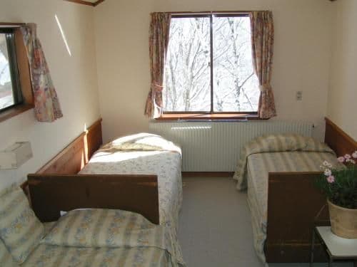 Twin Room with Extra Bed and Shared Bathroom