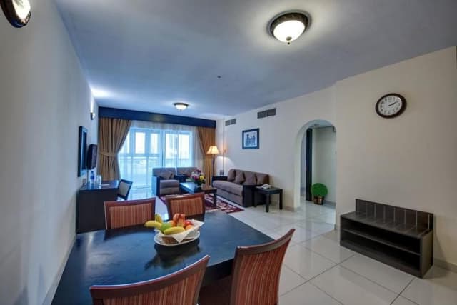 APARTMENT EXECUTIVE