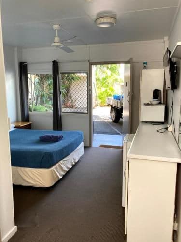 Queen Ensuite Room