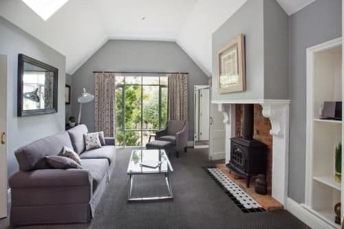One-Bedroom Apartment - Oak Leaf
