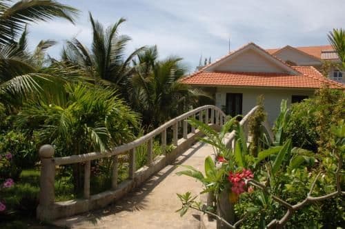Bungalow with Garden View