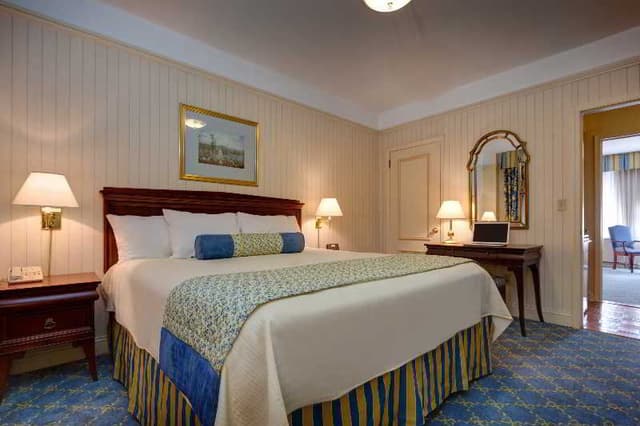 SUITE ONE BEDROOM
