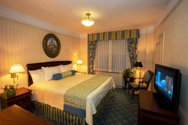 SUITE ONE BEDROOM