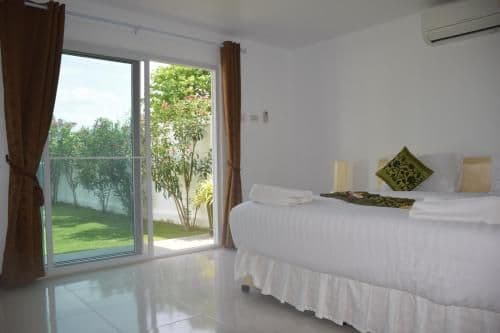 Laurier Deluxe Double Room with Garden View