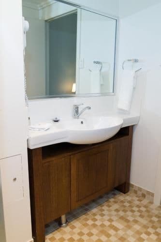 Family Room with Spa Bath