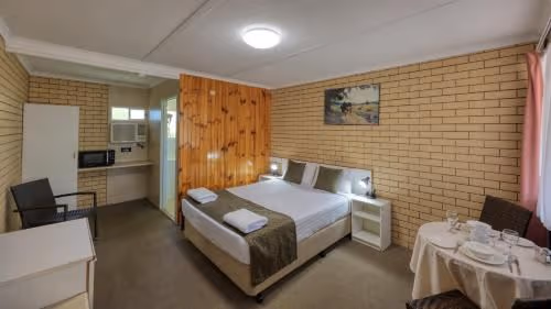 Queen Room - Non Pet Friendly