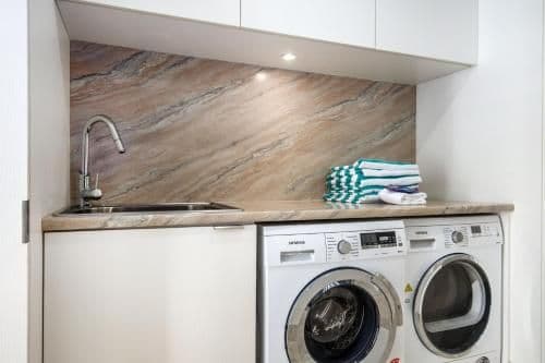 Deluxe Three-Bedroom Apartment