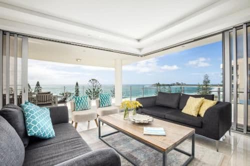 Deluxe Three-Bedroom Apartment
