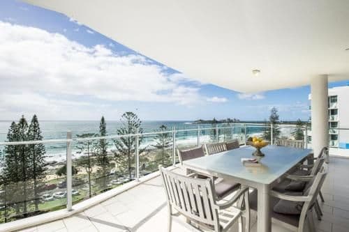 Deluxe Three-Bedroom Apartment