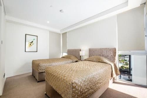 Deluxe Three-Bedroom Apartment