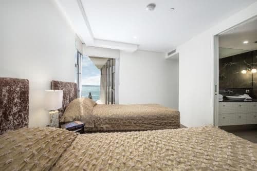 Deluxe Three-Bedroom Apartment