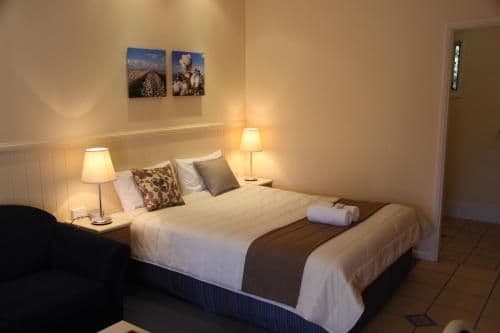 Queen Spa Suite