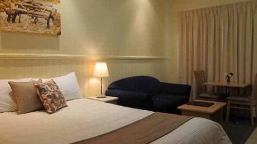 Queen Spa Suite