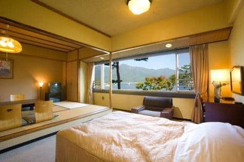 Standard Room with Tatami Area and Lake View - Smoking