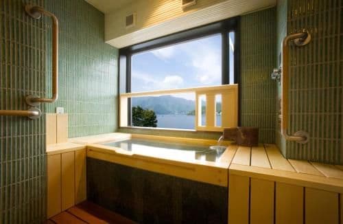 Deluxe Room with Tatami Area and Open-Air Bath with Lake View - Non-Smoking