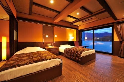 Deluxe Room with Tatami Area and Open-Air Bath with Lake View - Non-Smoking