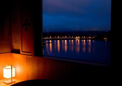 Deluxe Room with Tatami Area and Open-Air Bath with Lake View - Non-Smoking