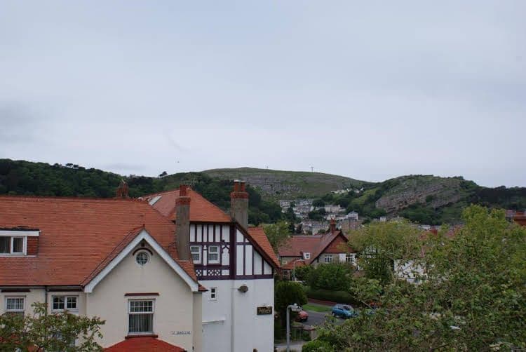 Cleave Court Guest House