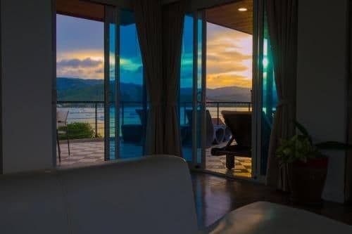 Villa - Beach Front