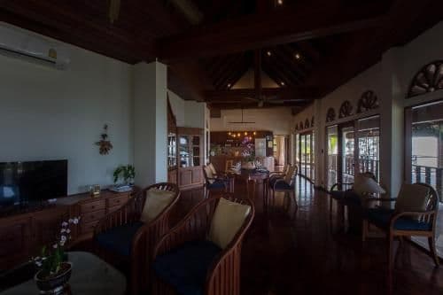 9 Bedroom Beachfront Villa