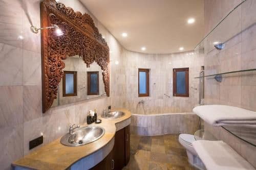 9 Bedroom Beachfront Villa