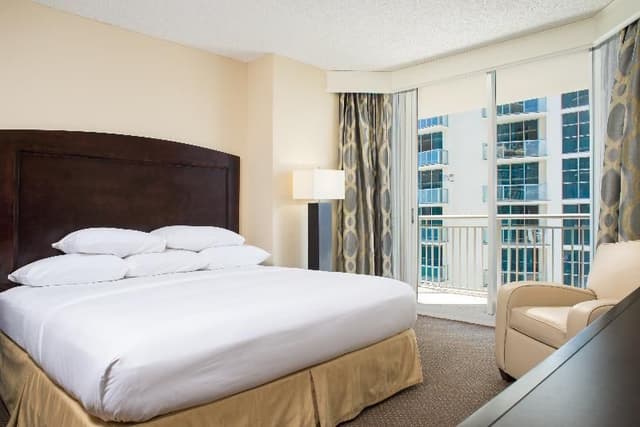 SUITE PARTIAL OCEAN VIEW ONE BEDROOM
