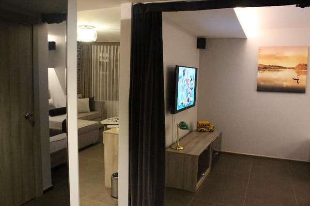 FAMILY ROOM DELUXE