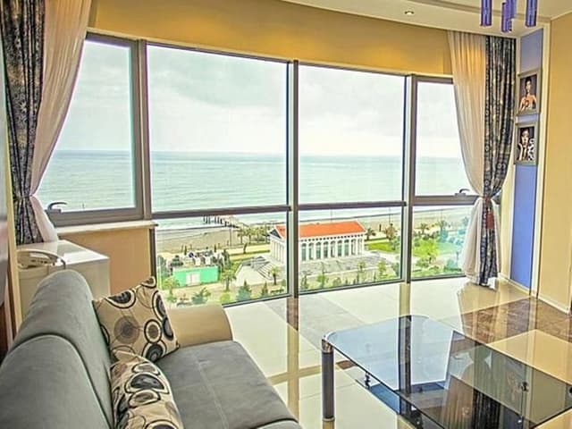 APARTMENT WITH VIEWS