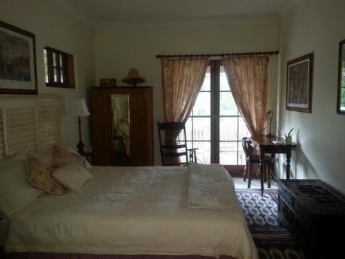 Queen Room with Private Bathroom