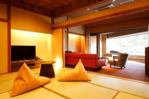 Deluxe Suite with Open-Air Bath