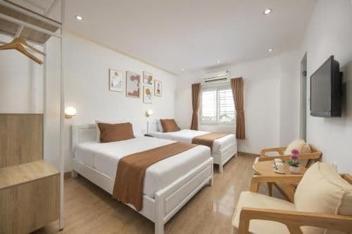 Twin Room with City View