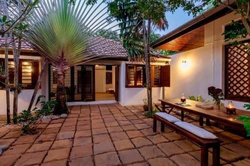 Villa - Beach Front