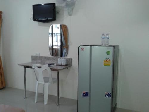 One-Bedroom Apartment with Balcony