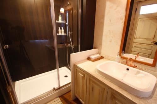 Twin Room with Private Shower