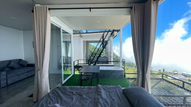 Mirror House