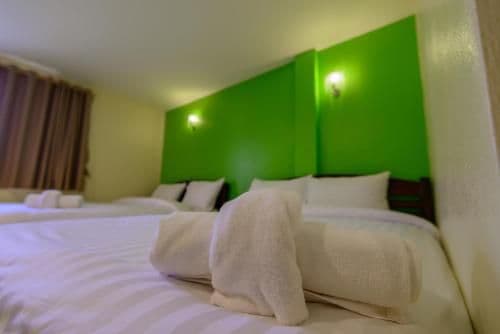 Quadruple Room with Private Bathroom