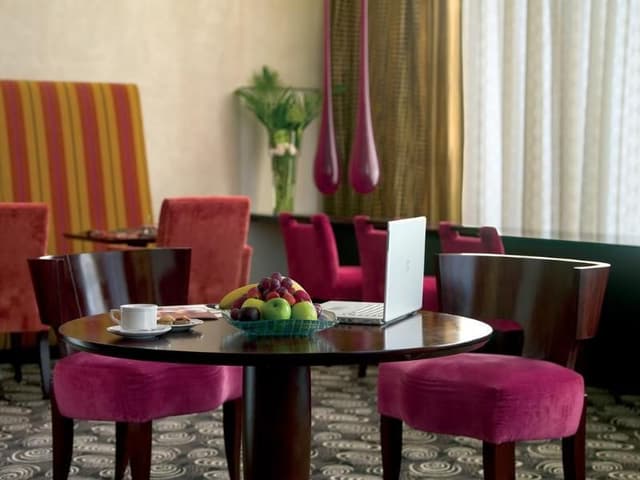 SUITE EXECUTIVE